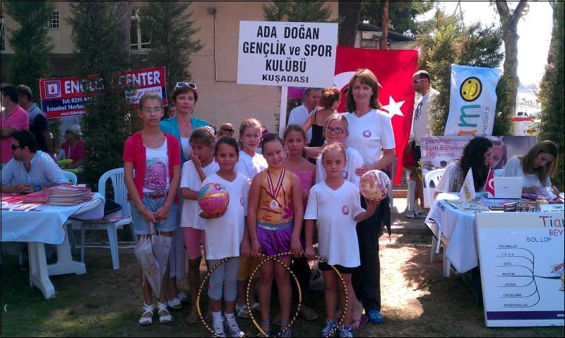 Kuşadası çocuk gelişim ve kültür derneği fuarında